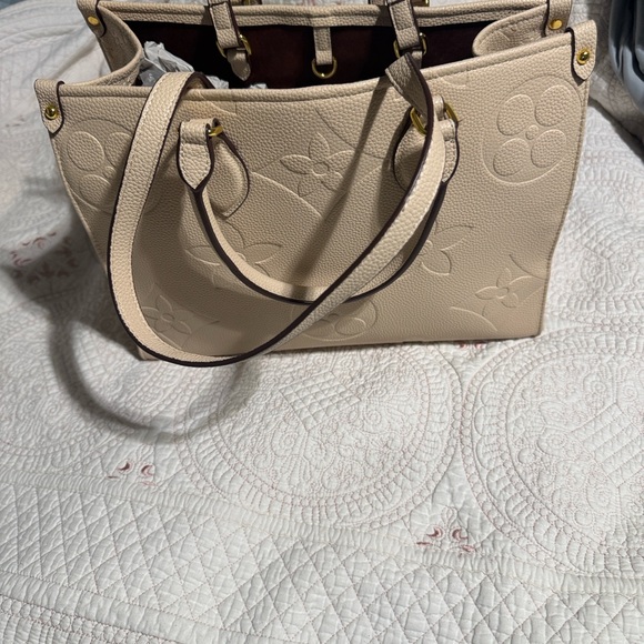 Structured Tote in Light Beige with Floral Embossing - Picture 6 of 9